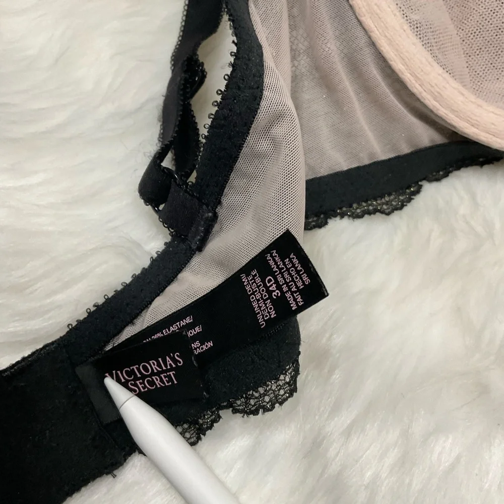 Victoria's Secret Black and White Lace Bra Set